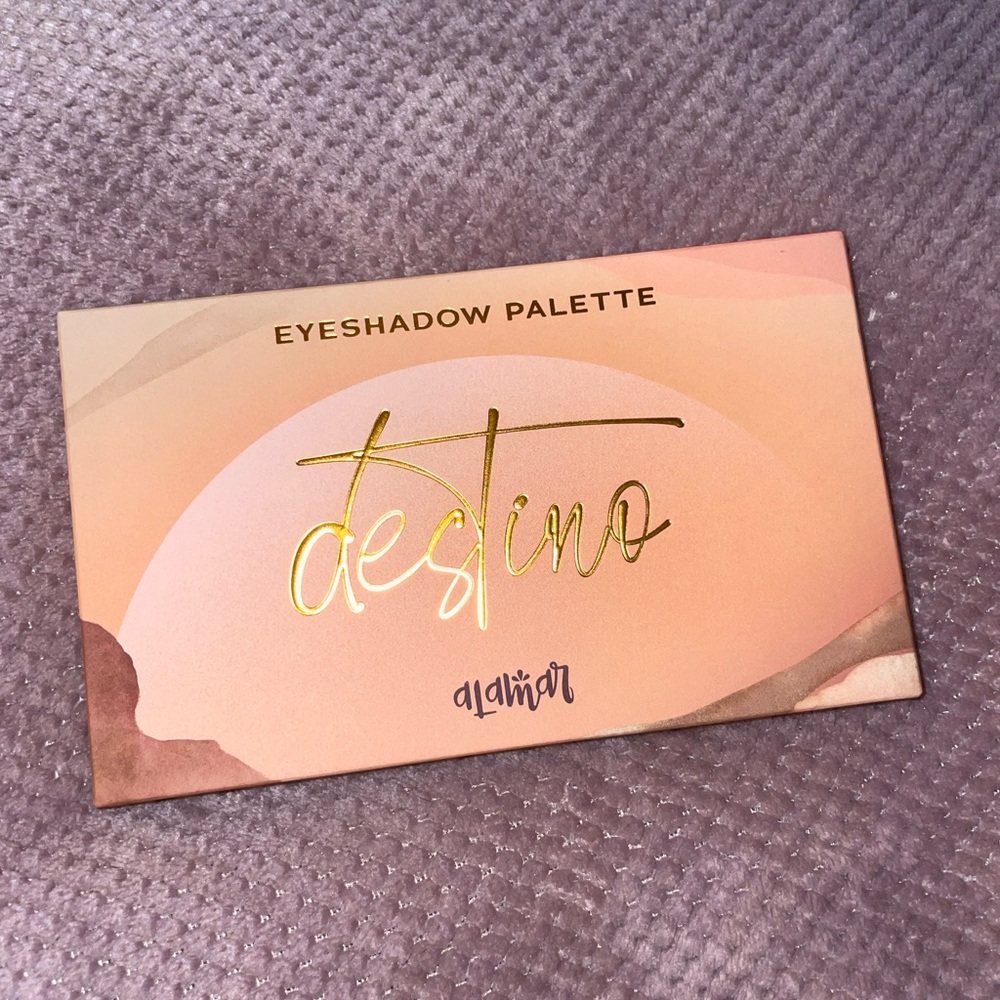 Alamar Cosmetics Destino Eyeshadow Palette